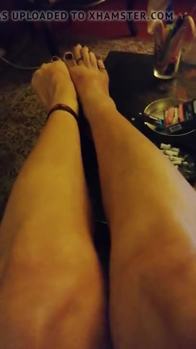 To my foot lovers, Macarena feet, cum on it please