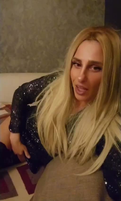 Blonde tranny jerking 2